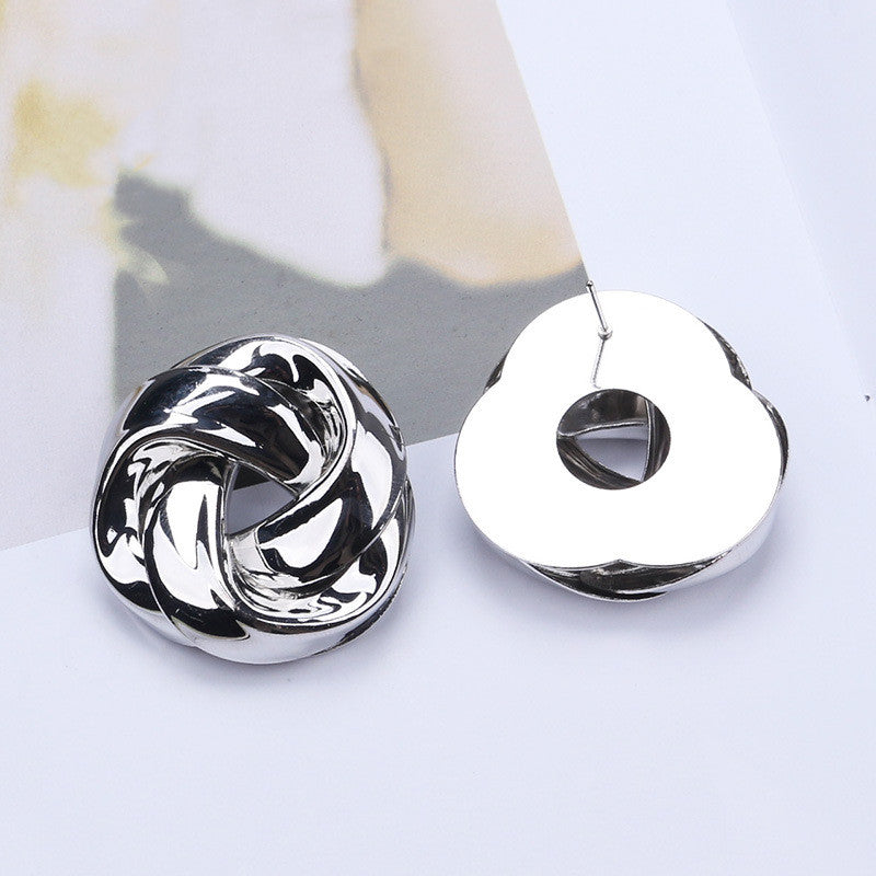 Metal knot earrings