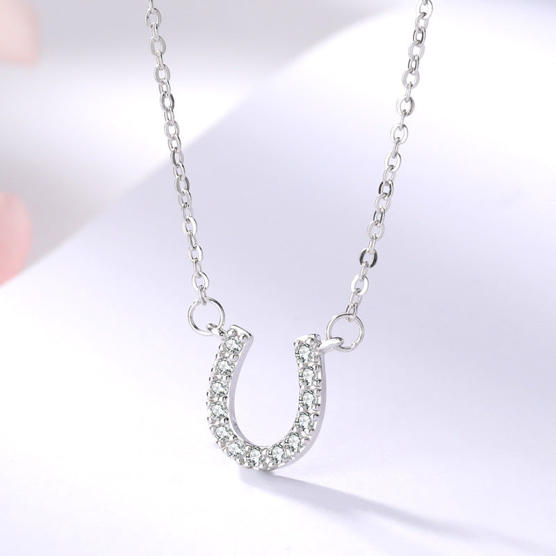 Horseshoe necklace