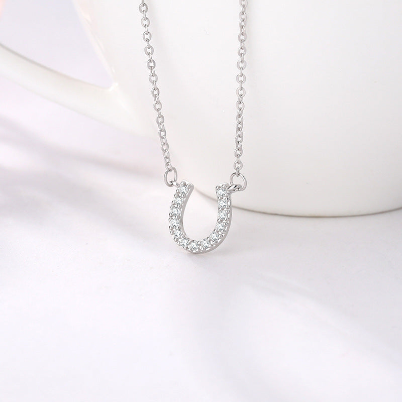 Horseshoe necklace